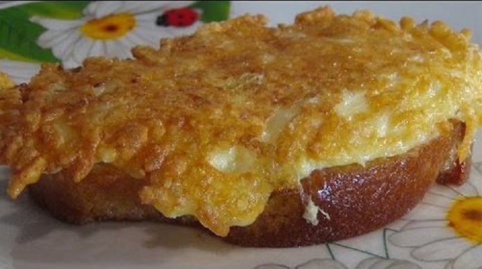 Обалденные сырные гренки: вкусный завтрак или перекус