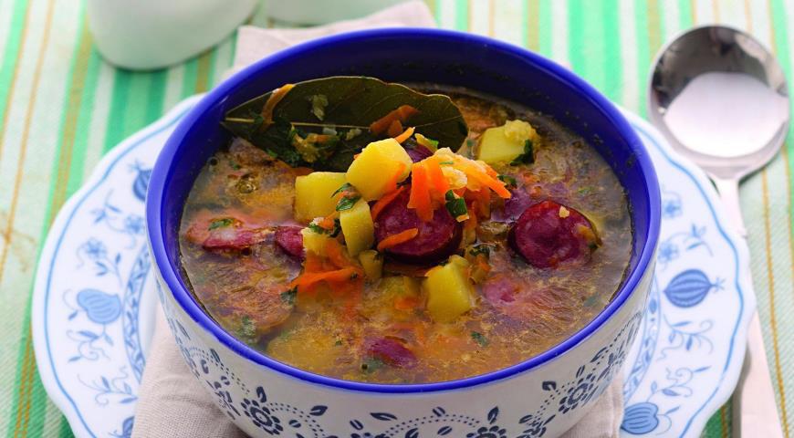 Вкуснейший гороховый суп с копченой колбасой
