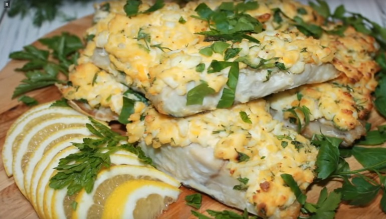 Изумительная рыбка под «шубой»: нежное и сочное блюдо
