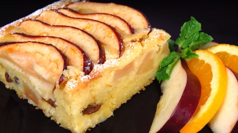 Воздушный яблочный пирог: выпечка по мотивам «Шарлотки»