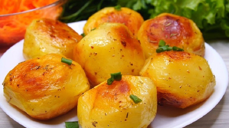 Картофель в духовке: чудо, какой хрустящий! Секрет в приготовлении!