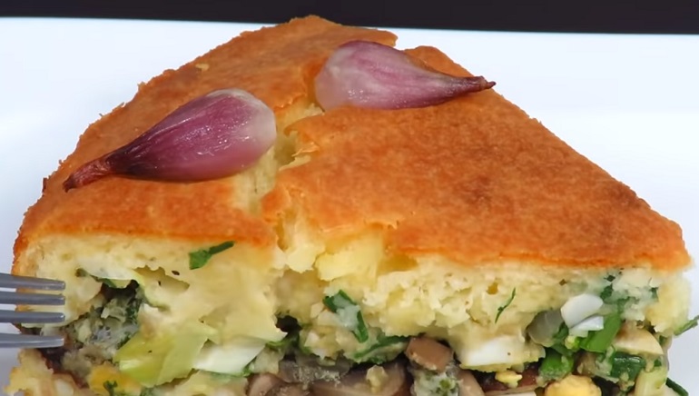Заливной луковый пирог на кефире: самый простой и очень вкусный рецепт