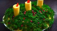 Салат «Свеча на ветру» станет украшением на новогоднем столе