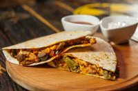 Вкусное блюдо на завтрак или обед: кесадилья – привет из Мексики