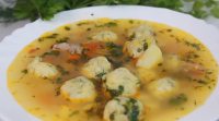 Вкуснейший суп с сырными шариками: любовь с первой ложки