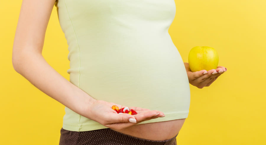 
                                    Витамины для беременных женщин: когда и зачем они нужны                                